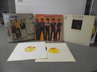 LOT OF 5: MIRACLES LP ALBUMS: GREATEST HITS, LOVE CRAZY, TIME OUT, SMOKEY
