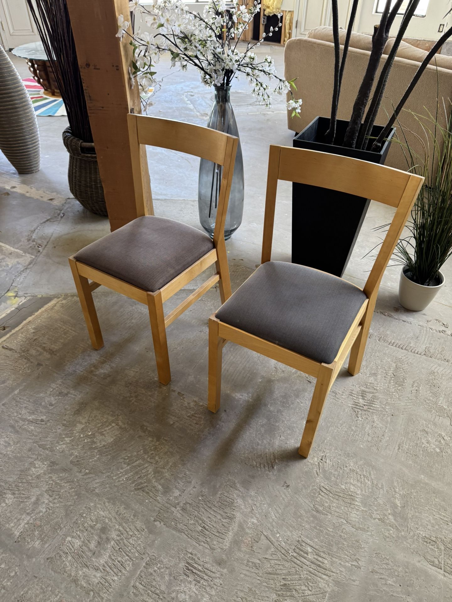 (2) Side Dining Chairs 