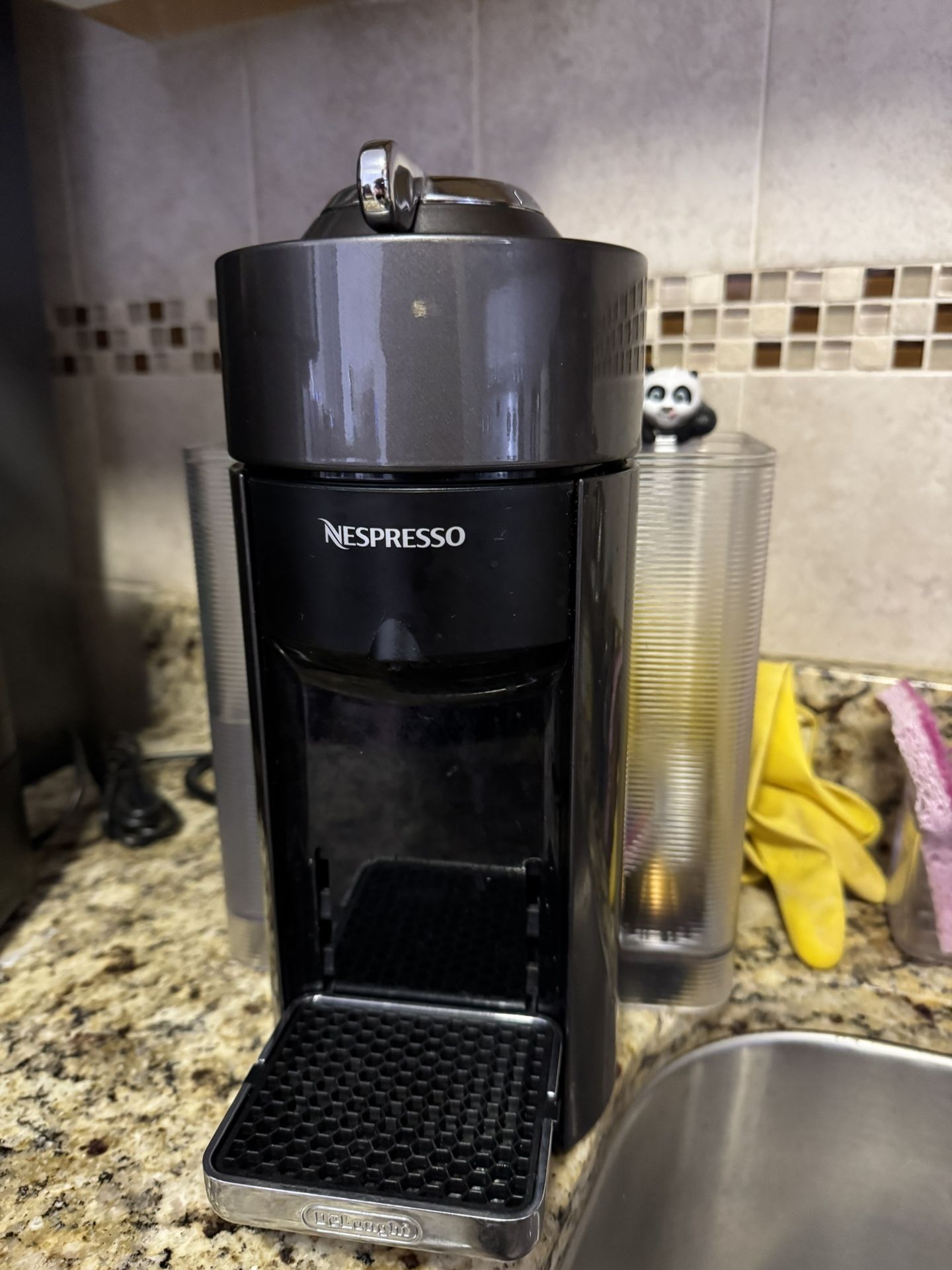 Nespresso Vertuo Coffee & Espresso Machine by De’Longhi