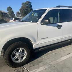 2005 Ford Explorer