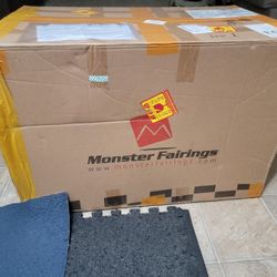 Monster Fairings: Gloss pearl white & matte black - ninja 400 18-23