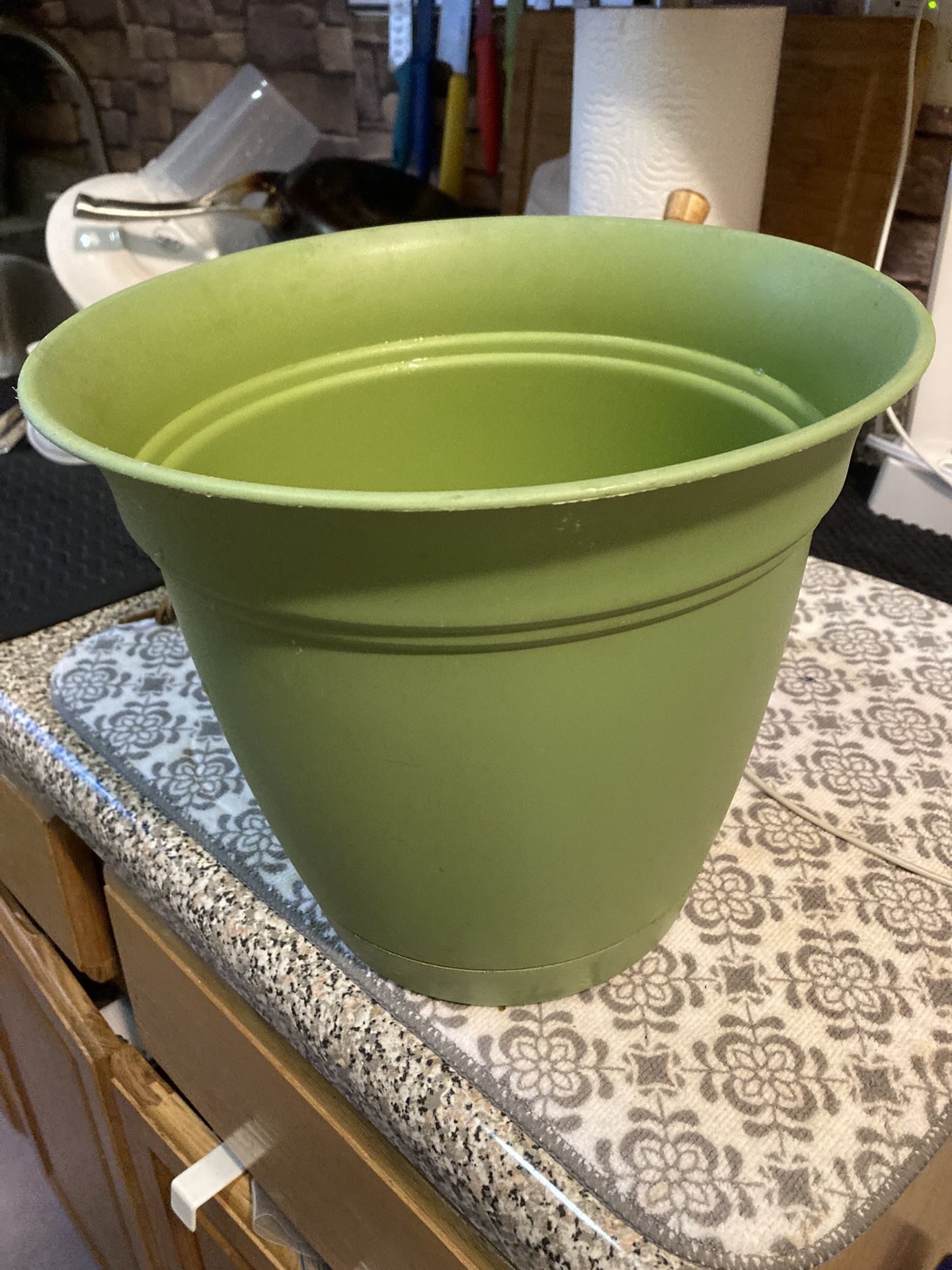 Plant Pot 9 Inch Hx10 W