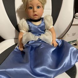 Cinderella @ Lee Middleton “ 19” Tall Doll
