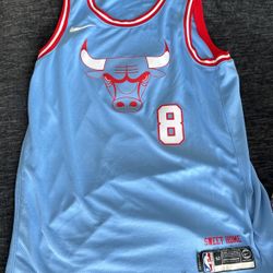 Zach Lavine Chicago bulls jersey 