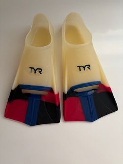 TYR Adult Stryker Silicone Swim Fins