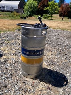 Party keg with tap