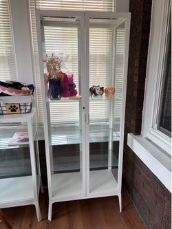 MILSBO - Glass Cabinet