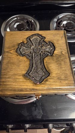 Wood cross box