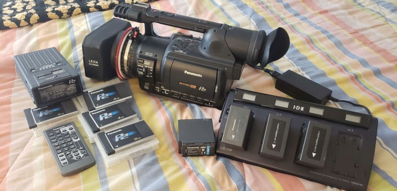 HVX 200 P 3CCD VIDEO CAMERA