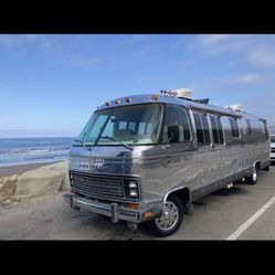  ⸻  ✨ Vintage 1984 31FT Airstream Motorhome – Clean & Ready to Roll!
