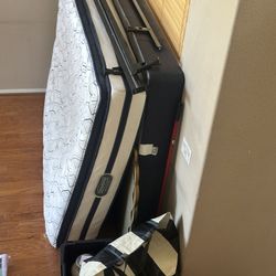 Queen Size Beautyrest Bed 