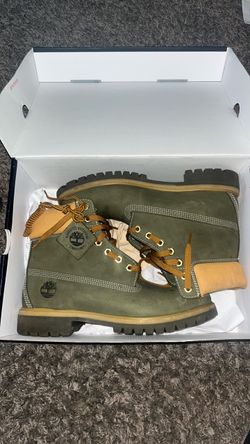 Beef and broccoli Timberland size 8 .5 Men