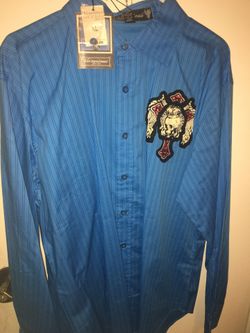 Sleeve shirt. Victorious