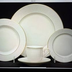 Lenox Courtyard Gold 5 Piece Place Setting