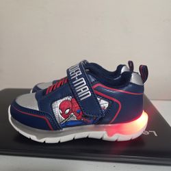 Marvel Spider-Man Light-Up Sneakers, barely used (Toddler Size 10)/Zapatillas con luces de Spider-Man de Marvel como nuevas, apenas se usaron (talla 1