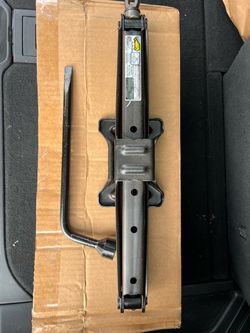 Emergency jack Toyota Highlander