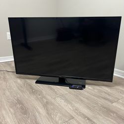 SEIKI 48 Inch Tv W/ Roku Streaming Stick PLUS