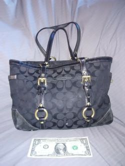 Large Coach tote-No.F060-10384