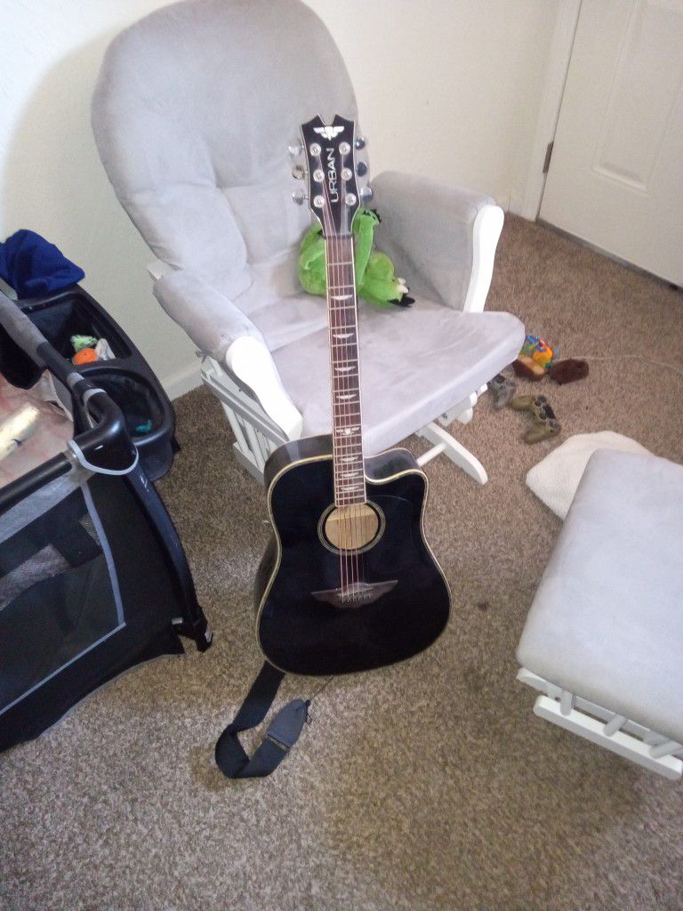 Urban Acoustic Guitar With Gig Bag