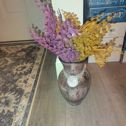 Two vase seats