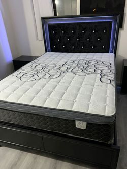 Queen Size Mattress Pillow Top New 13"