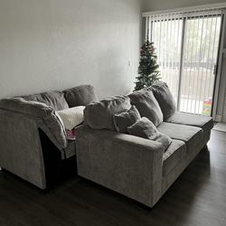 SECTIONAL COUCH