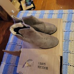 Size 8 Light Brown Or Black Womens Boots New Never Worn