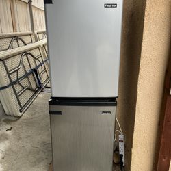 mini fridge 