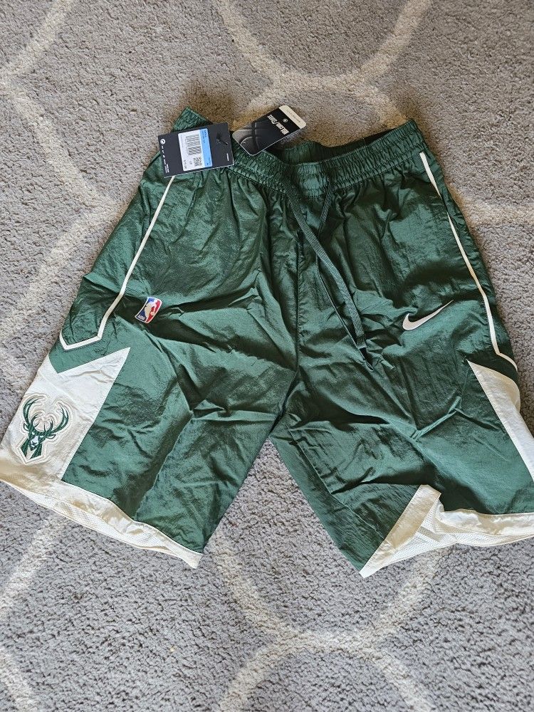 New Milwaukee Bucks Nike Courtside Heritage Shorts Hunter Green Men's Size Medium $75 Retail