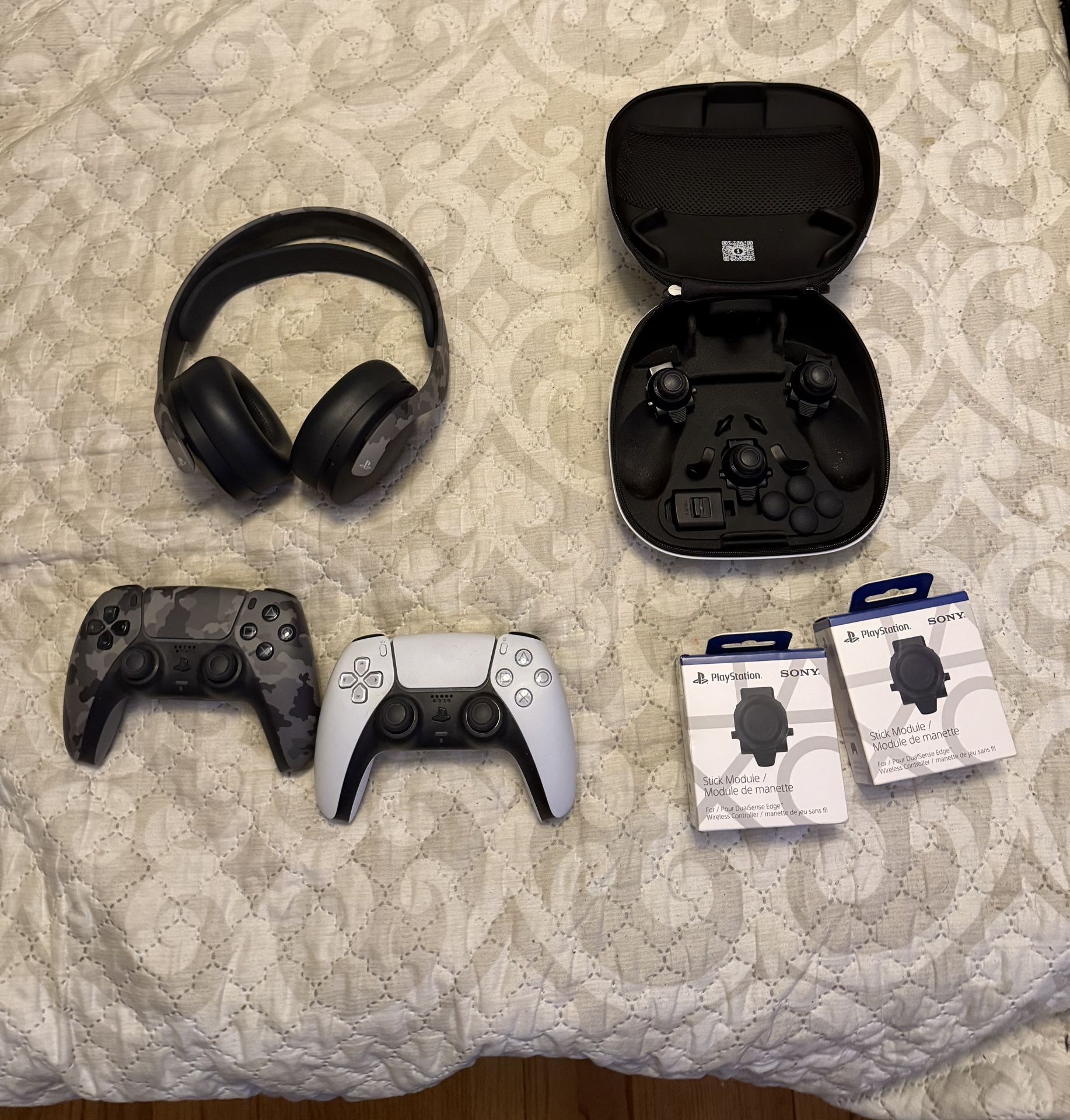 Playstation Controllers and headset + case