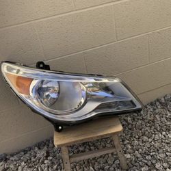VW Routan Headlight 2009 - 2014, Passenger Side Part 
