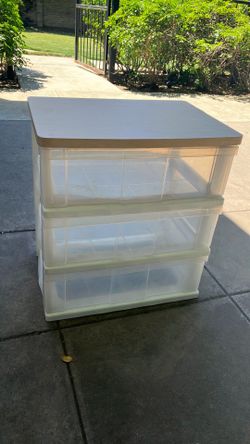 Chest of drawers/ night stand