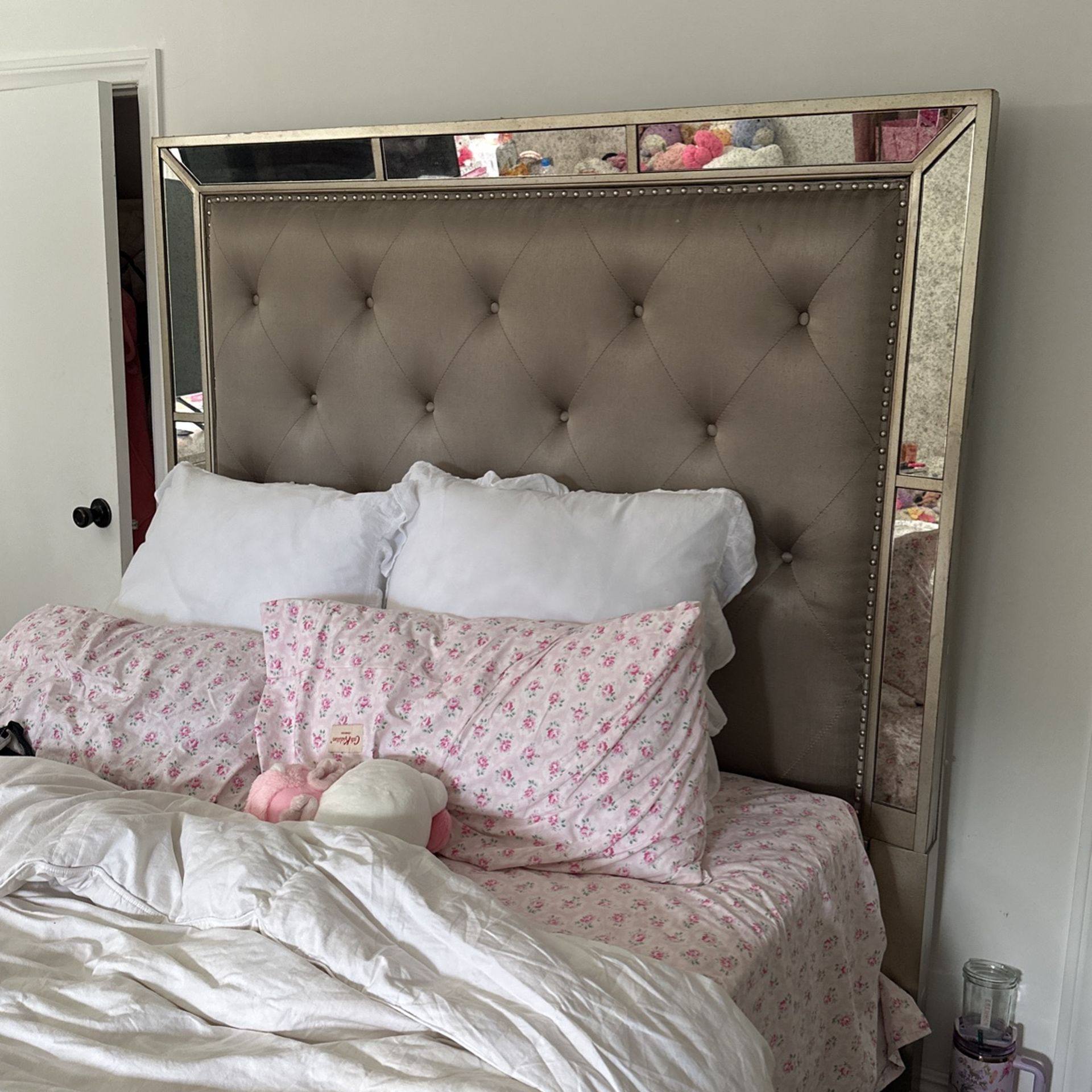 *FREE* Mirror Queen Bed
