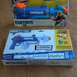 NEW IN BOX Fortnite Water Gun Toy.
