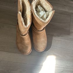 Boots  Ugg