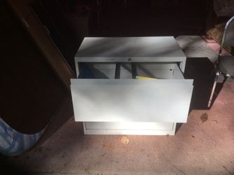 Lateral filing cabinet