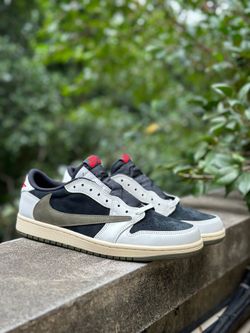 Travis Scott x Wmns Air Jordan 1 Retro Low OG SP 'Olive' Friends & Family