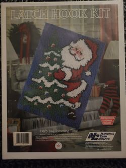National Yarn Crafts Latch Hook Kit – Tree Trimming Time