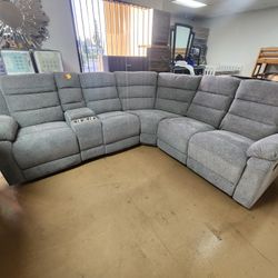 GRAY RECLINER SECTIONAL . NEW YEARS SPECIAL