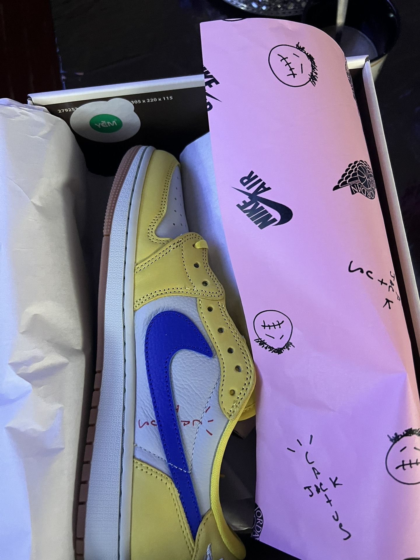 Jordan 1 Low Travis scotts Canary