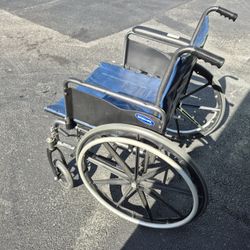 MAKE SN OFFER Wheelchair For Sale
 With Legs All Accessories 