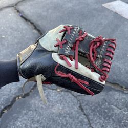 Marucci youth glove