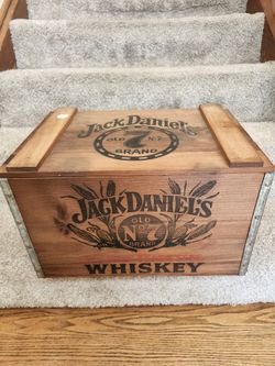 VINTAGE Jack Daniel's Old No. 7 Tennessee Whiskey WOODEN CRATE 