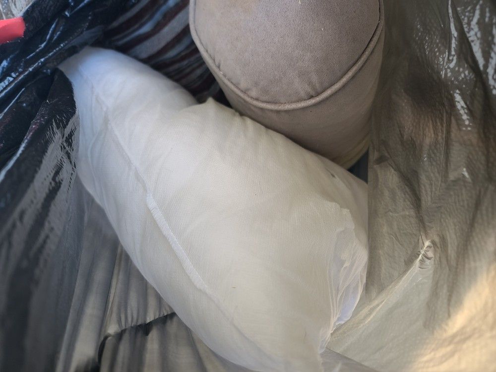 Free Throw Pillows for Sale in Riverside, CA OfferUp