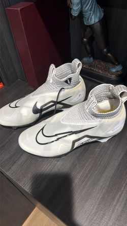 Football Cleats - Nike Alpha - 13.5