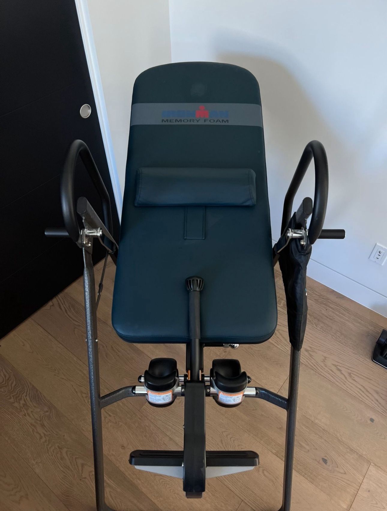 IRONMAN INVERSION TABLE