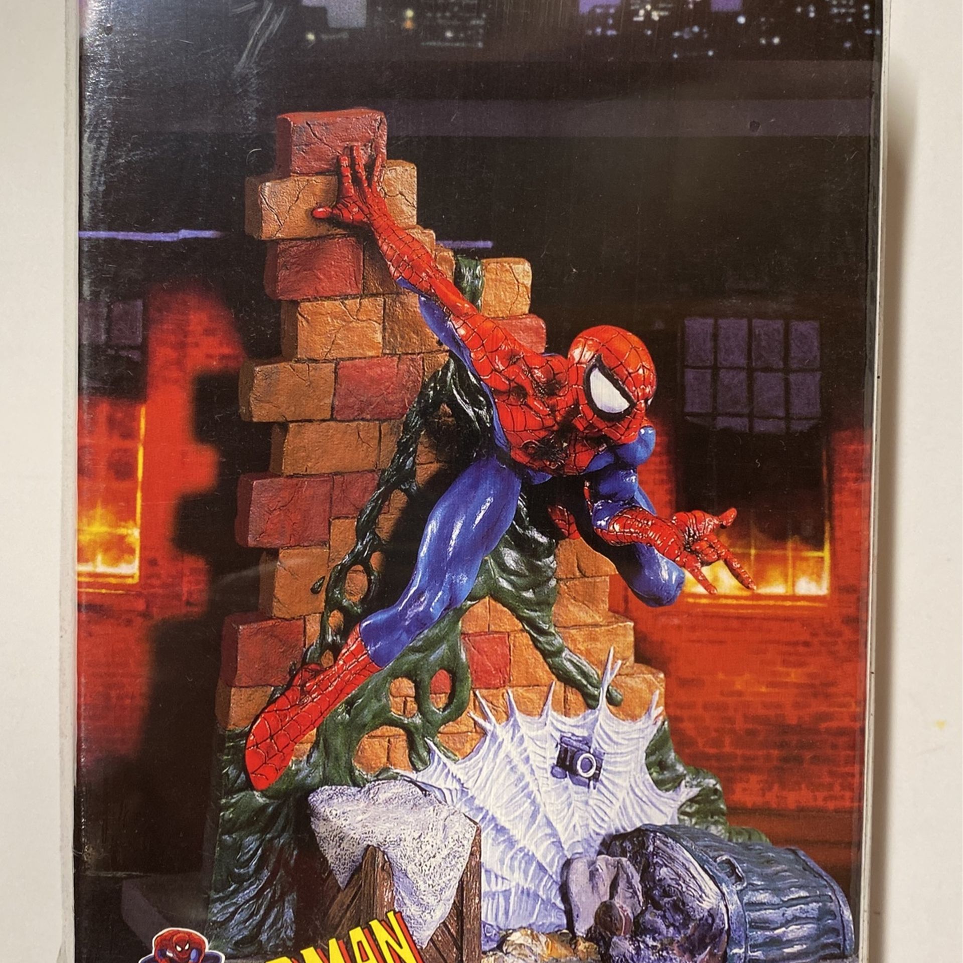 Spiderman, Model Kit (1996) Toy Biz, “Factory Sealed” (Spider-man) #48658 MIB