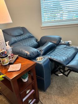 Oversized recliner, lift chair
