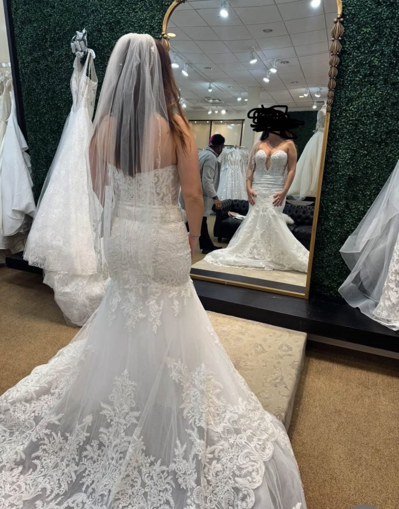 Brand New/NEVER Worn Wedding Dress $700