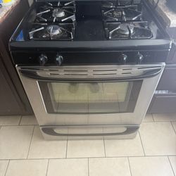 Kenmore Stove /Estufa Used /Usada Negro 